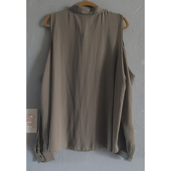 Forever 21 Tops Women Plus 3X, Open Shoulder Pretty, 22.5 Inch Of Armp To Armp - Picture 9 of 12